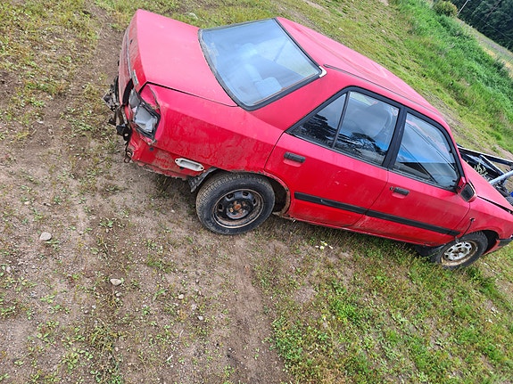 mazda 323