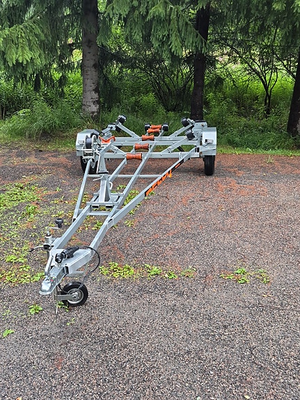 Respo R4B 01 venetraileri 750 kg