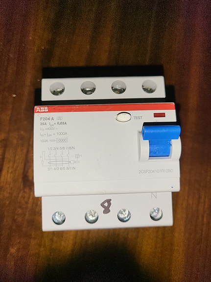 ABB Vikavirtasuoja, 3 vaihetta.