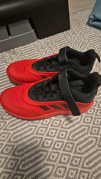 Adidas koripallokengät