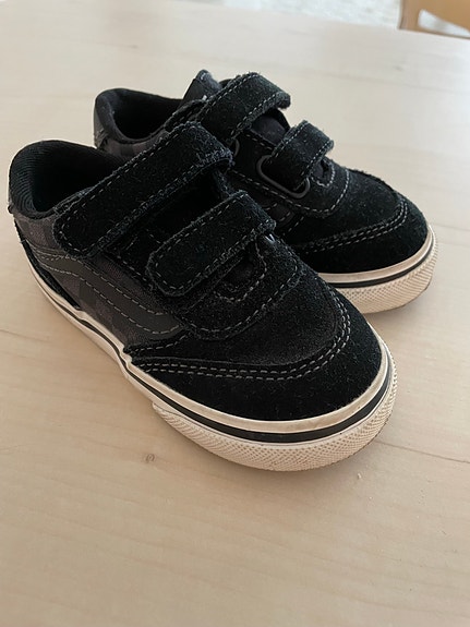 VANS lenkkarit 22