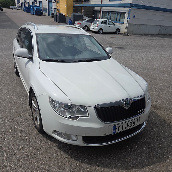 Myydään halpoja käyttöautoja alk.700,-