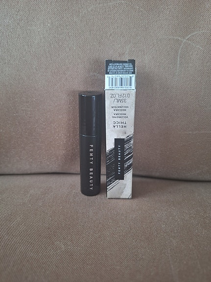 FENTY BEAUTY HELLA THICC uusi musta ripsiväri