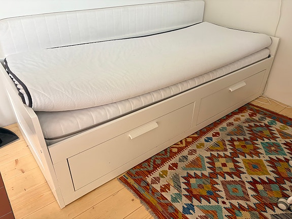 Ikea Brimnes levitettävä sohvasänky