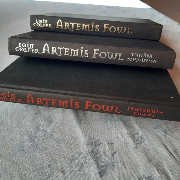 Eoin Colfer - Artemis Fowl 3 kpl kirjaa