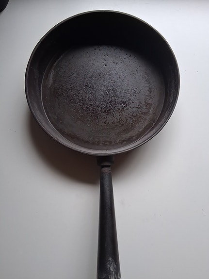 Valurauta paistinpannu