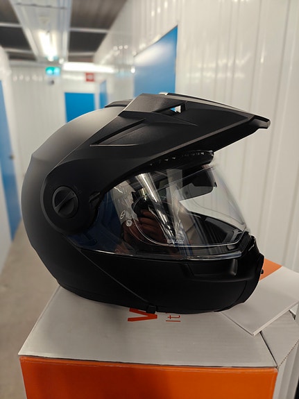 Schuberth E1 avattava kypärä