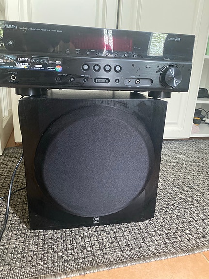 Yamaha subwoofer ja vahvistin