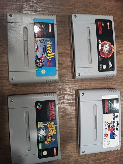 Nintendo Super Nintendo pelikasetit