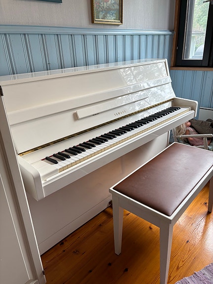 Yamaha M5JR valkoinen pystypiano