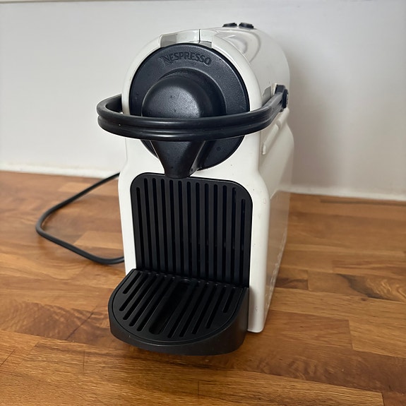 Nespresso Inissia kapselikahvinkeitin
