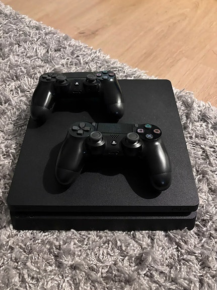 PlayStation 4 Slim 1TB + 1 ohjain *Huippupaketti & Toimiva!