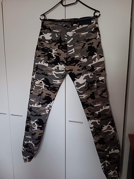 Uudet camo puuvillahousut, koko 30 "