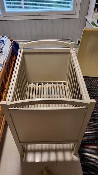 Vanha pituussäädettävä pinnasänky