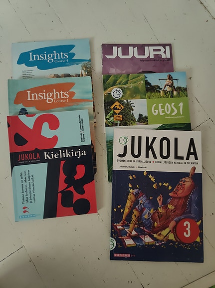 Lukion oppikirjoja