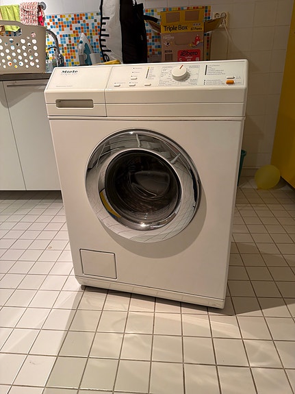 Miele W409SB edestä täytettävä pesukone 5 kg valkoinen