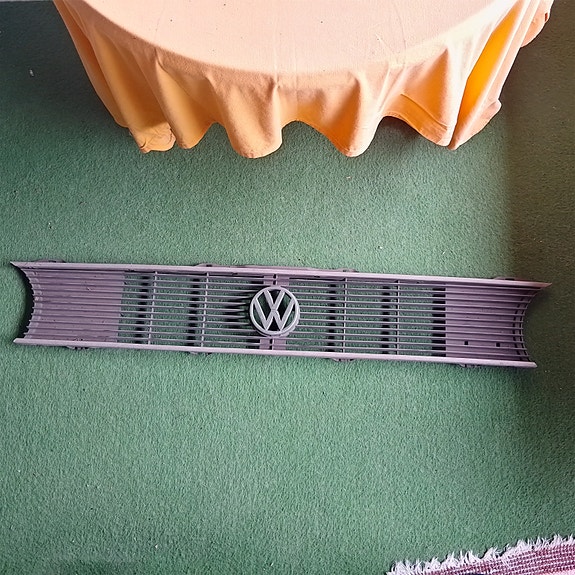 VW Golf mk1 -maski