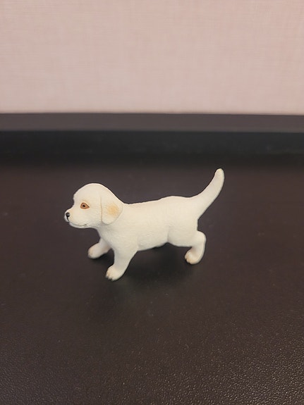 Schleich labradorin noutajan pentu.
