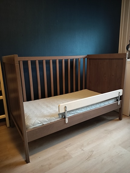 IKEA pinnasänky ruskea