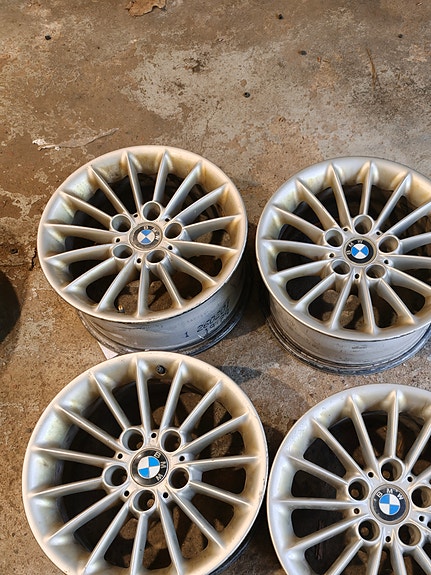 BMW alkuperäiset vanteet 16"