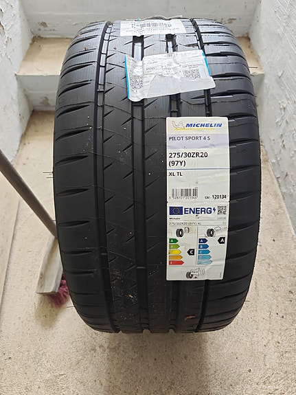 Michelin Pilot Sport 4S kesärengas (1kpl)