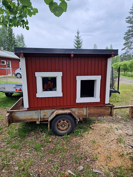 Iso, lämmitettävä koirankoppi
