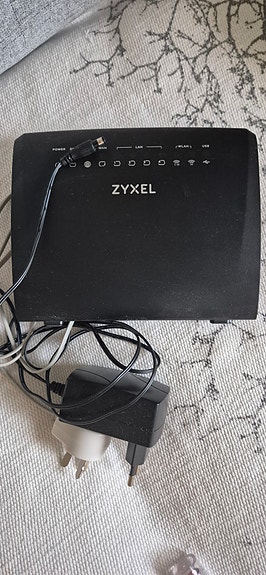 Zyxel reititin