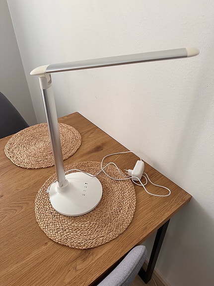Airam Gina LED-pöytävalaisin