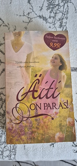 Äiti on paras! -romaanipaketti + Sophie Kinsella: Himoshoppaajan salaiset unelma
