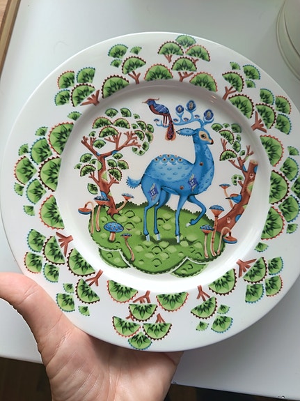 Iittala Satumetsän lautanen, taralla. Käyttämätön