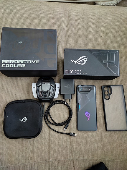 Asus ROG Phone 7 12/256GB EU + Asus AeroActive Cooler 7
