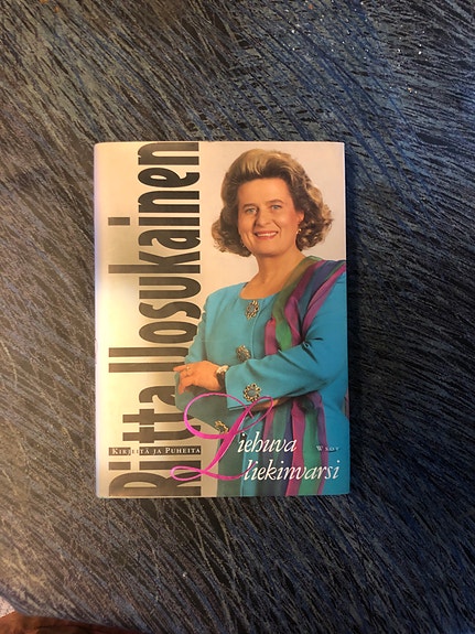 Riitta Uosukainen Lehmän liekinvarsi kirja