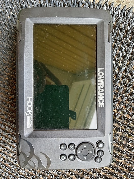 Lowrance Hook Reveal kaikuluotain / plotteri