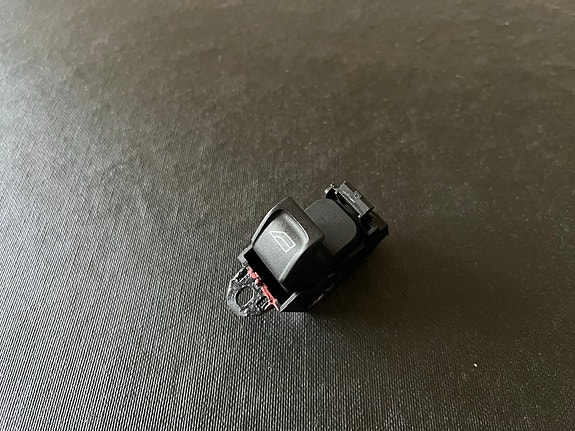 Volvo ikkunannostimen kytkin