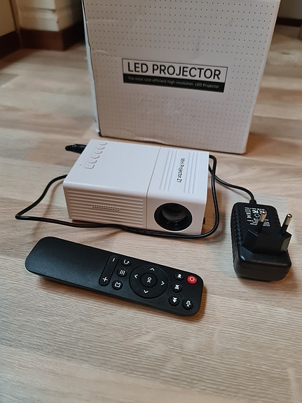 Uusi mini led projektori