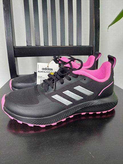 Adidas lenkkarit 36