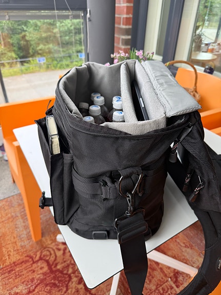 Lowepro iso olkalaukku