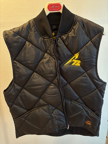 Metallica 72 World Tour Wear miesten liivi L musta
