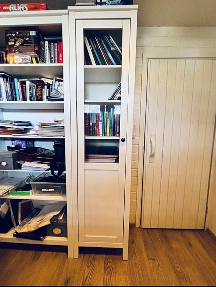 Ikea Hemnes vitriinikaappi