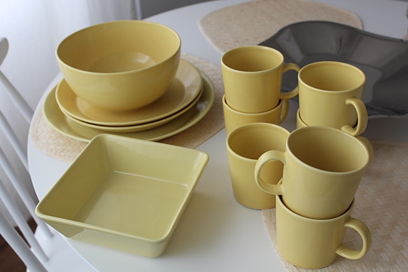 sekalainen setti iittala/arabia keltainen astiasto teema