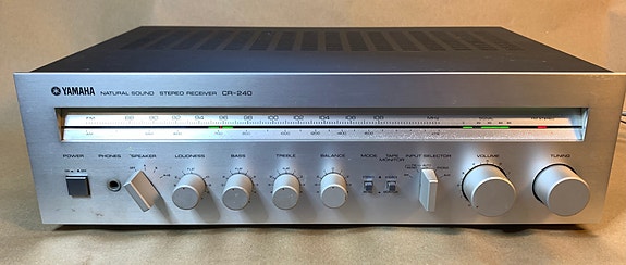 Yamaha CR-240 stereo-viritinvahvistin