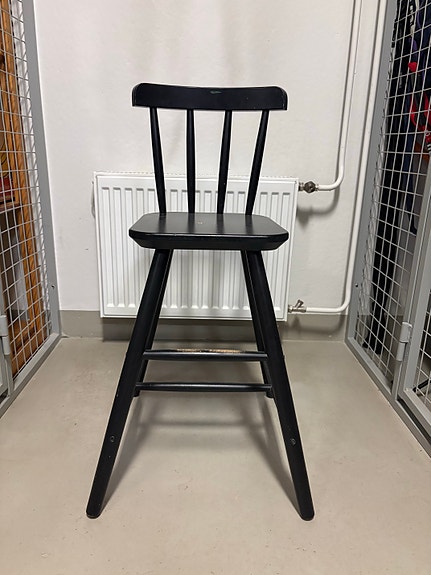 IKEA lasten tuoli musta puinen