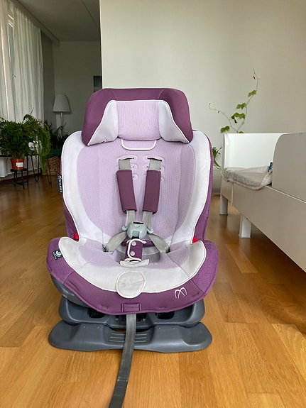 AILEBEBE Swing Moon -turvaistuin 9–25 kg, Made in Japan.
