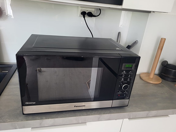 Panasonic NN-GD38HSSUG mikroaaltouuni, teräs
