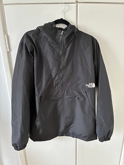 The North Face anorakki M musta