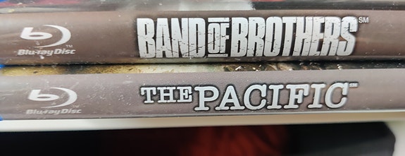Band Of Brothers & The Pacific -paketti (Blu Ray)