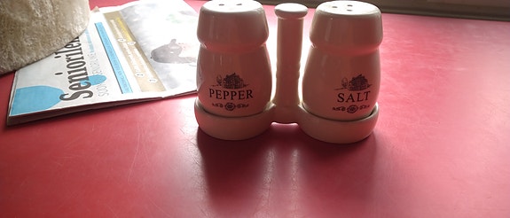 Suola/pippuri sirotin.