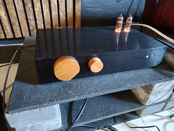Heaven 11 Billie MKII - high-end putkihybridi-integroitu vahvistin