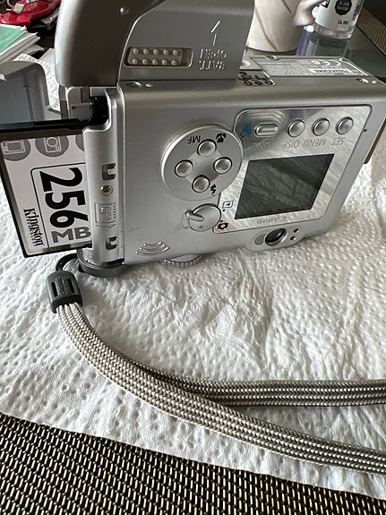 Canon PowerShot A70 digikamera
