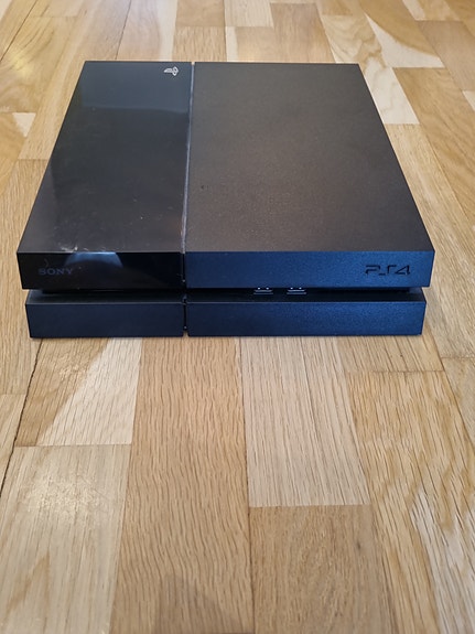 Sony PlayStation 4 pelikonsoli
